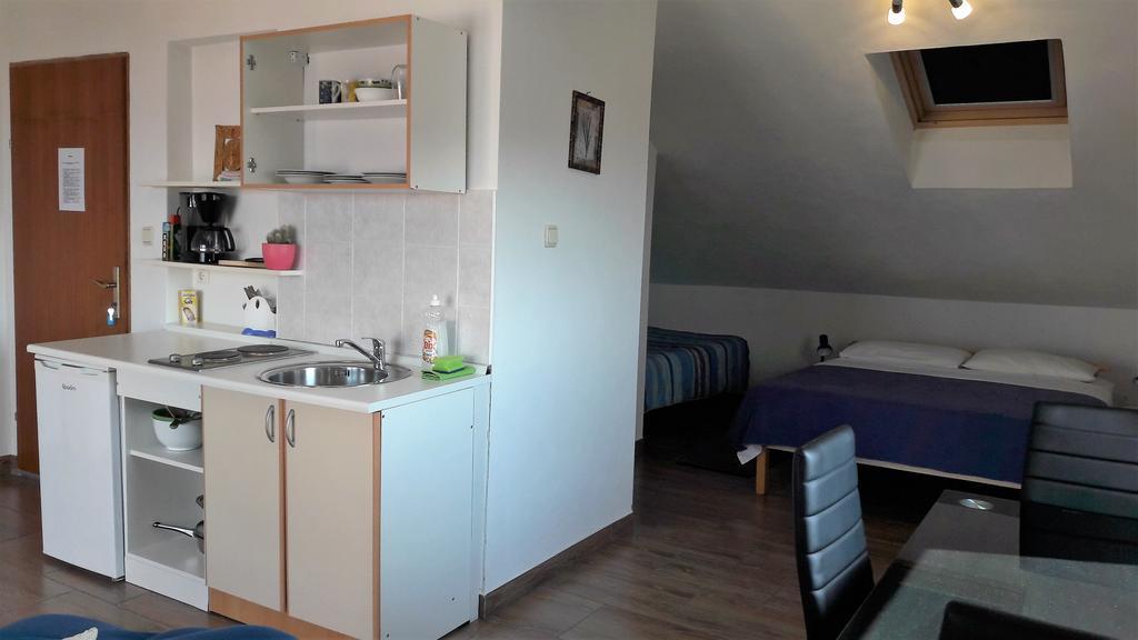 Apartments Velic Crikvenica Exteriör bild
